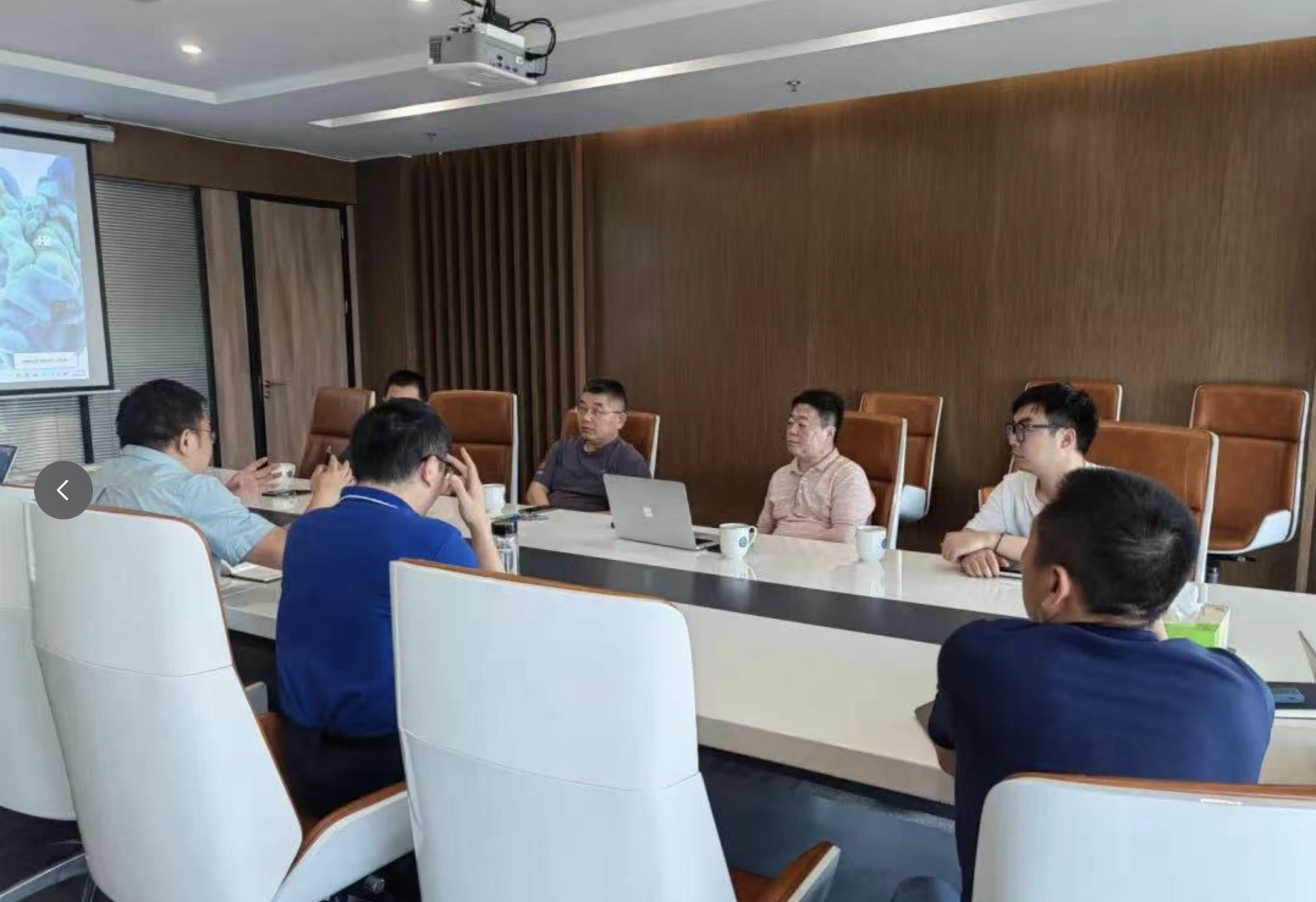 中华医学会心身医学分会第七届委员会主任委员袁勇贵团队一行来我所座谈交流 