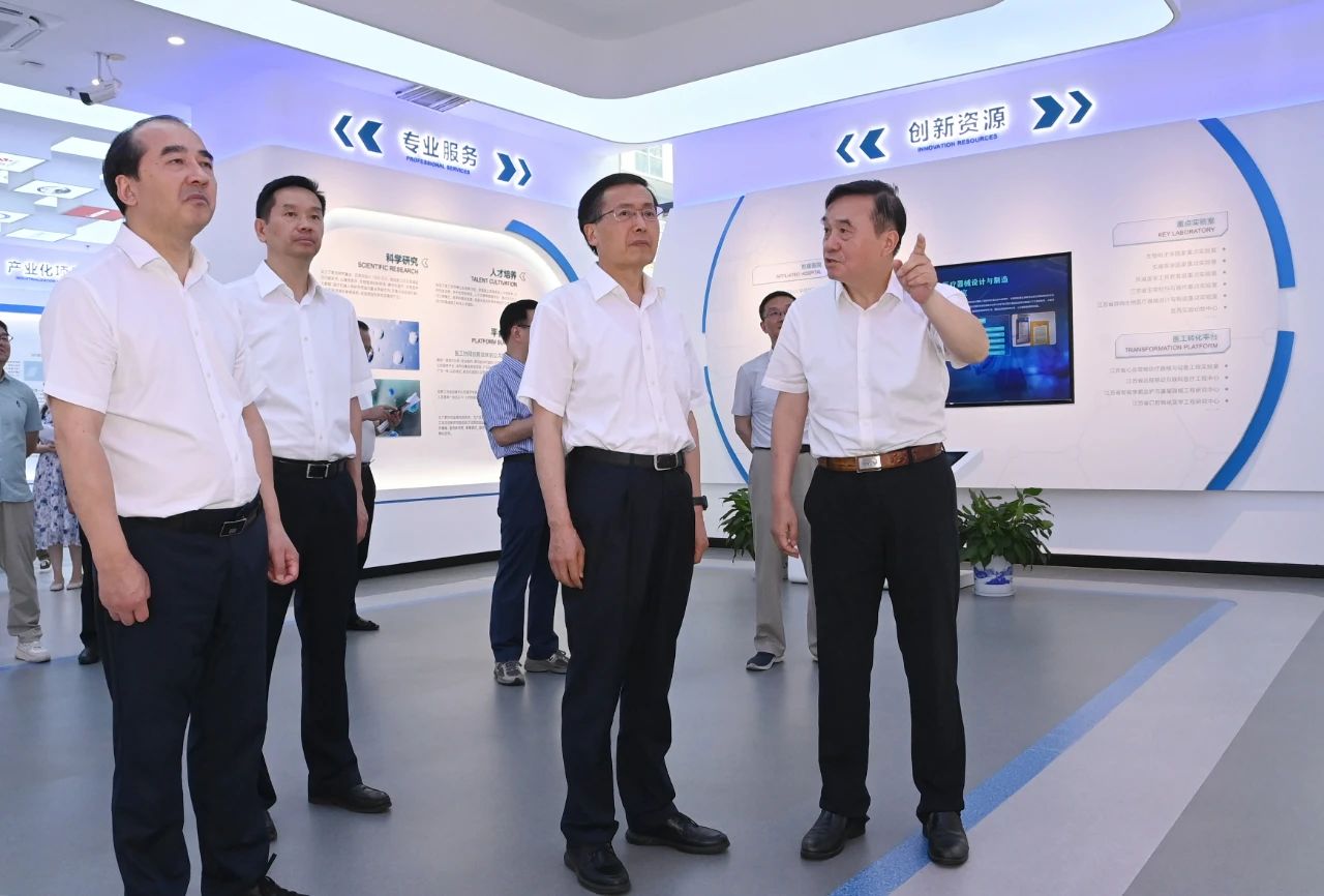 王立平督办市区联动提案时强调：助推高校与企业“双向奔赴” 加速科技成果转化赋能高质量发展 